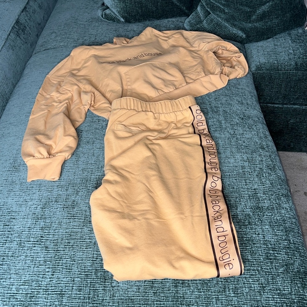 BLACK HISTORY MONTH X TARGET BOLD BLACK & BOUGIE!!!  Brown SZ TOP XL&XXL SWEATS